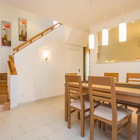 Amazing In With Sauna 라빈